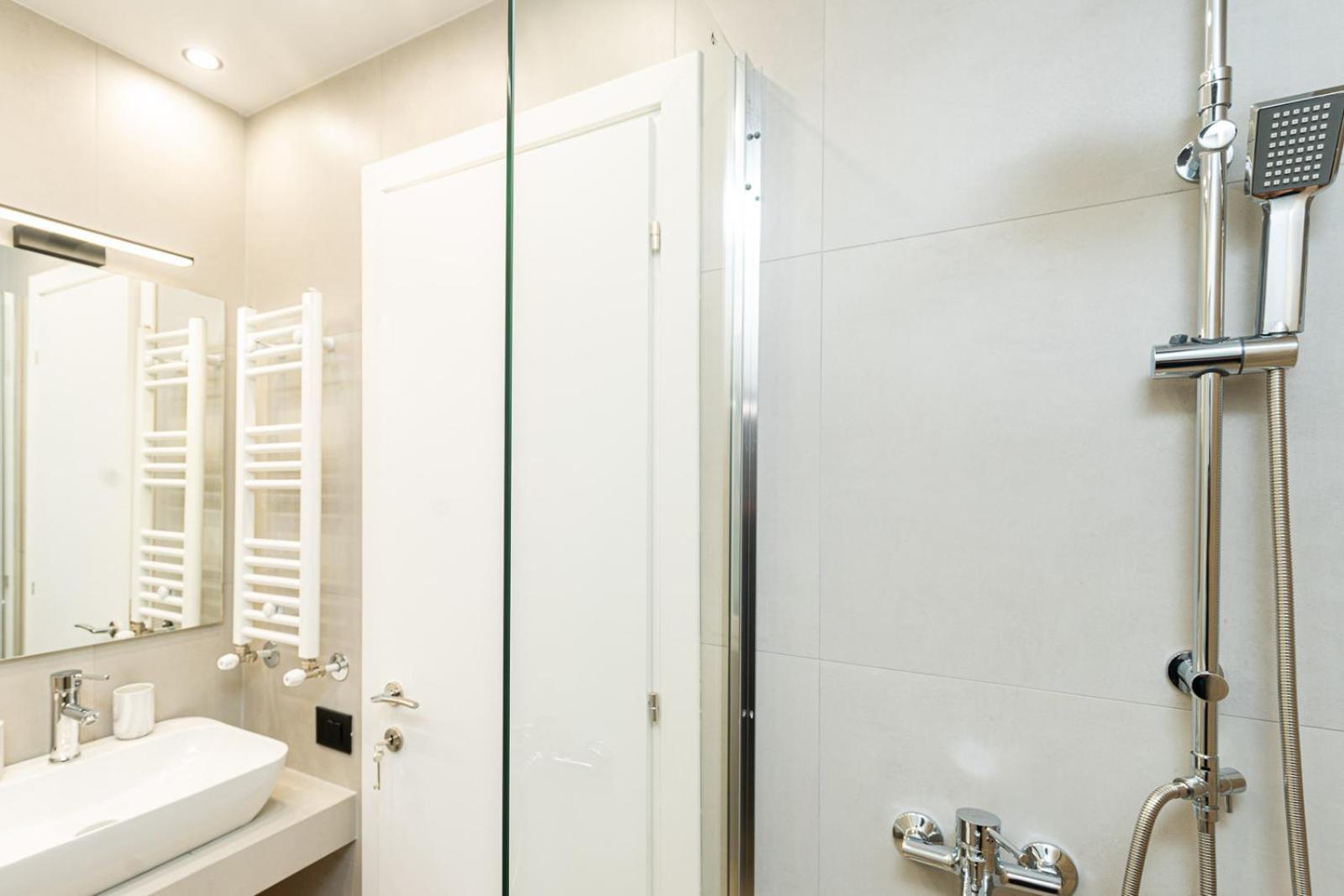 Modern 3 Bedroom Luxury Apartment Thessaloniki Exterior photo
